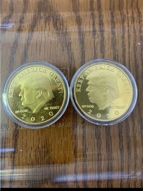 2 pcs - DONALD TRUMP 2020 - KEEP AMERICA GREAT COIN